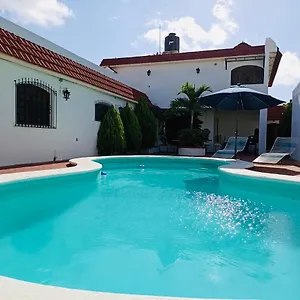 Bugambilia Colonial Charm With Spacious Design And Private Pool Five Minutes From Downtown Villa